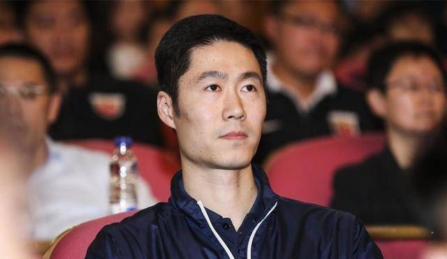 王励勤是一位举足轻重的运动员,在乒乓球运动中获得过三次世界乒乓球