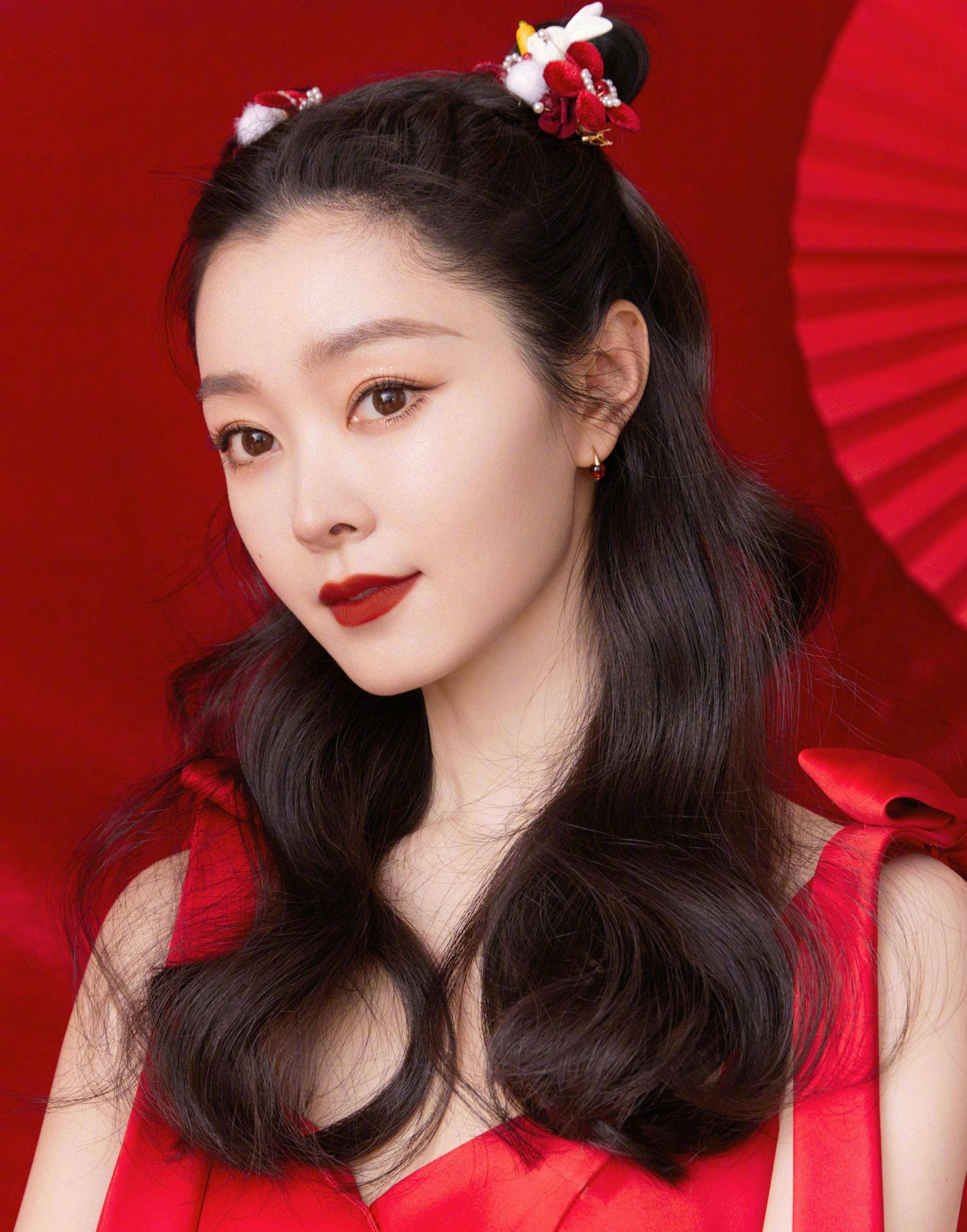 宋轶的"蚂蚁腰"好惹眼,可爱性感,造型美出高级感_连衣裙_粉色_公主