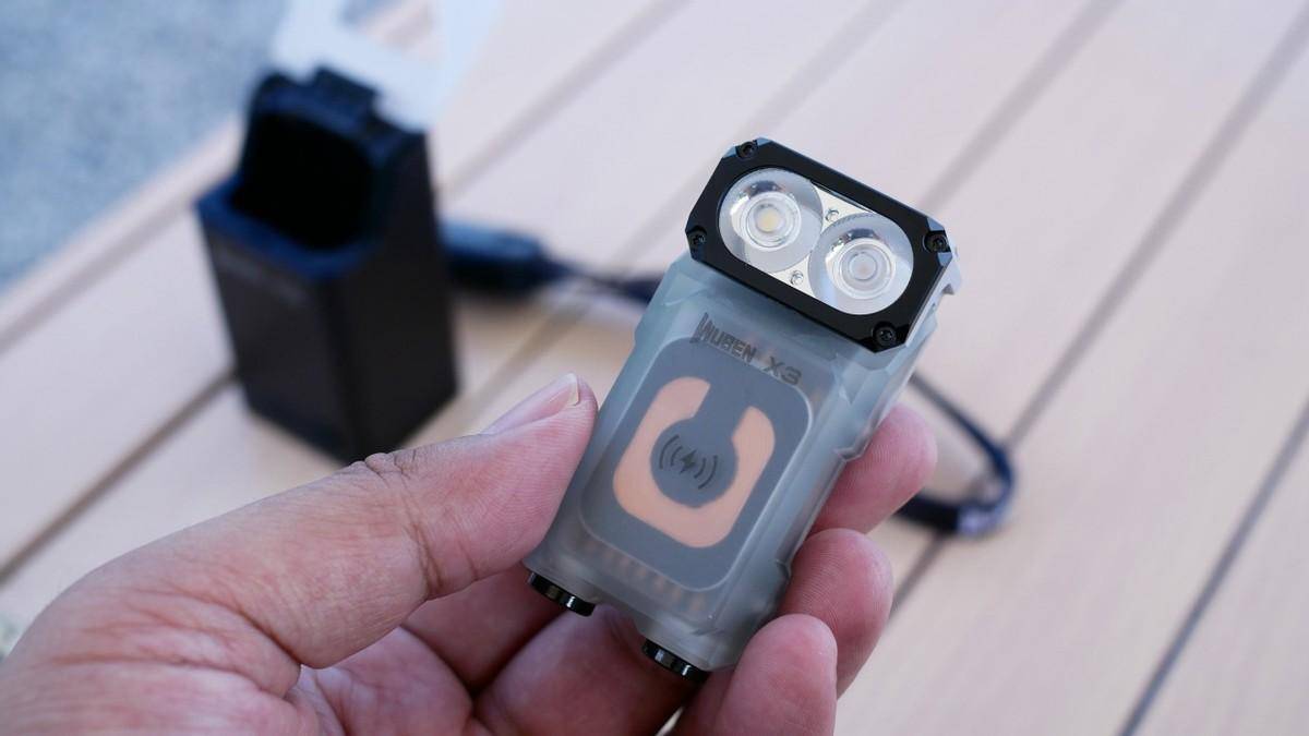 务本X3猫头鹰多功能EDC随身灯:造型可爱,身材迷你,挂绳是亮点