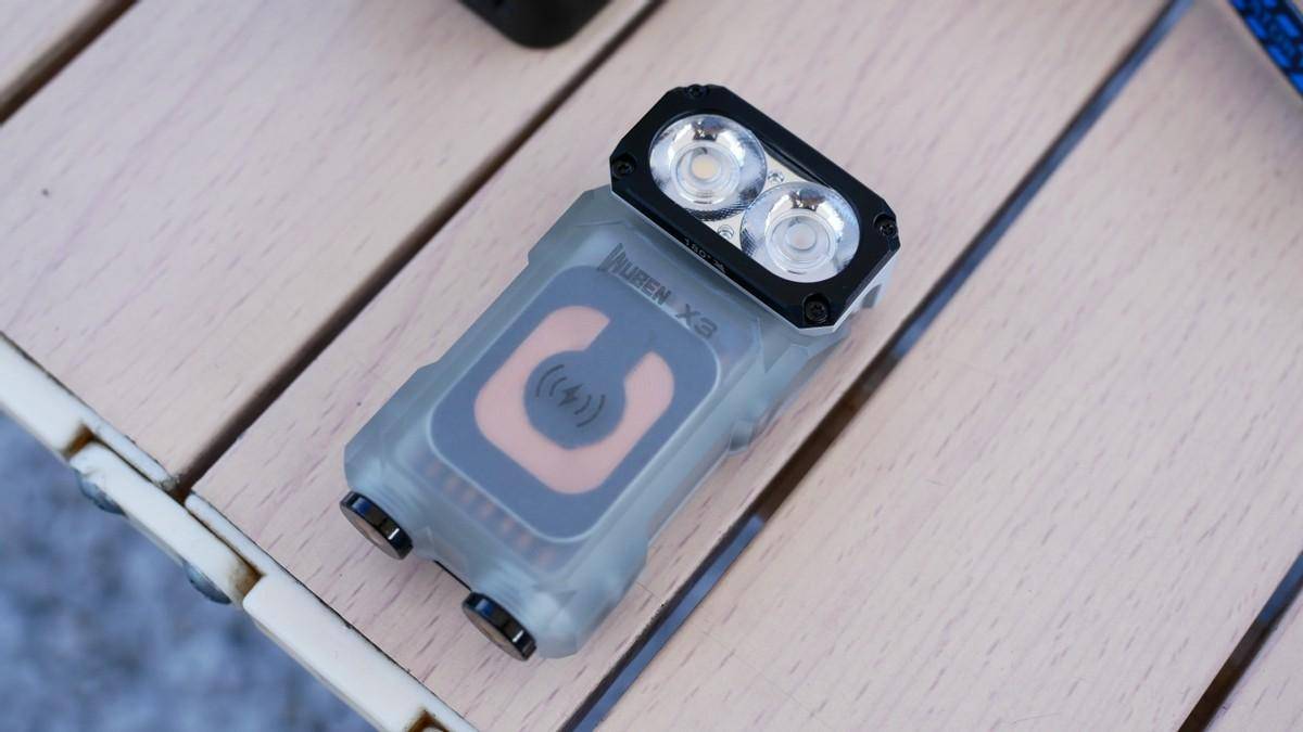 务本X3猫头鹰多功能EDC随身灯:造型可爱,身材迷你,挂绳是亮点