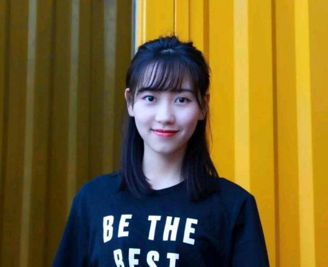 白敬亭被茶丽完美忽略,那表情真是太可爱了_小白_样子_首期