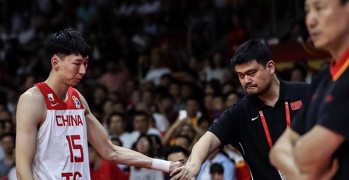 周琦加盟条件曝光:2200万年薪 户口 150平豪宅,球迷:滚回波兰_球员