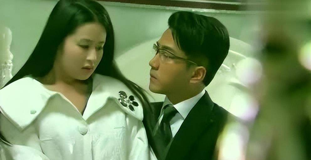 "受尽委屈"颖儿:遭黄圣依忌惮,被杨幂封,与付辛博aa制婚姻_杨子