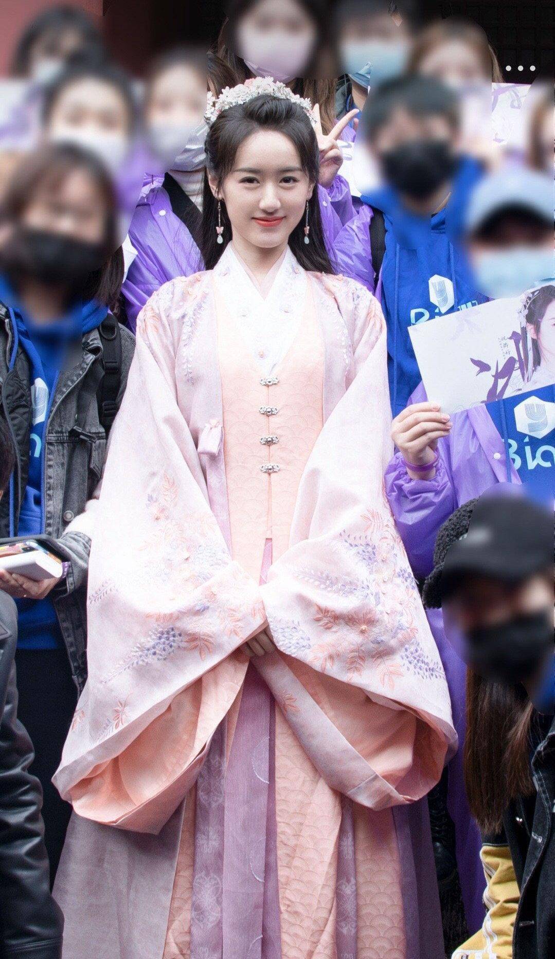 冰橙汁cp同剧不同台,袁冰妍新剧开机,与成毅新剧开机仅差1天_祝卿
