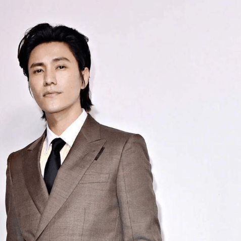 曝47岁陈坤带"双胞胎"三岁男孩现身,和孩子亲密互动_网友_生活_明星