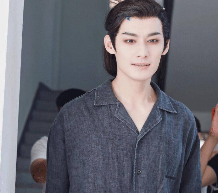 《陈情令》汪卓成:靠脸成专用男主,入圈5年,凭"坏"大火!