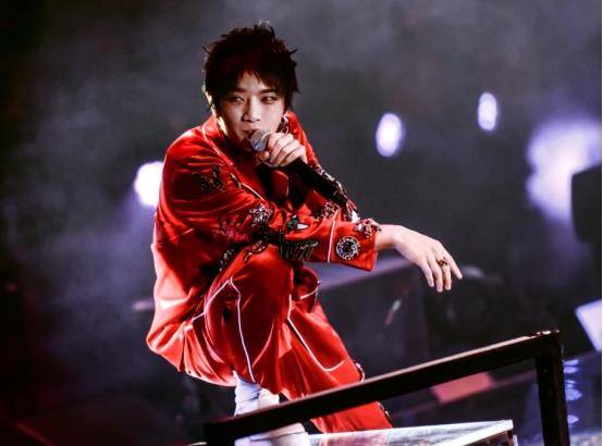 华晨宇已经失掉了路人好感口碑,事业心也已不在_脱粉_主业_歌迷