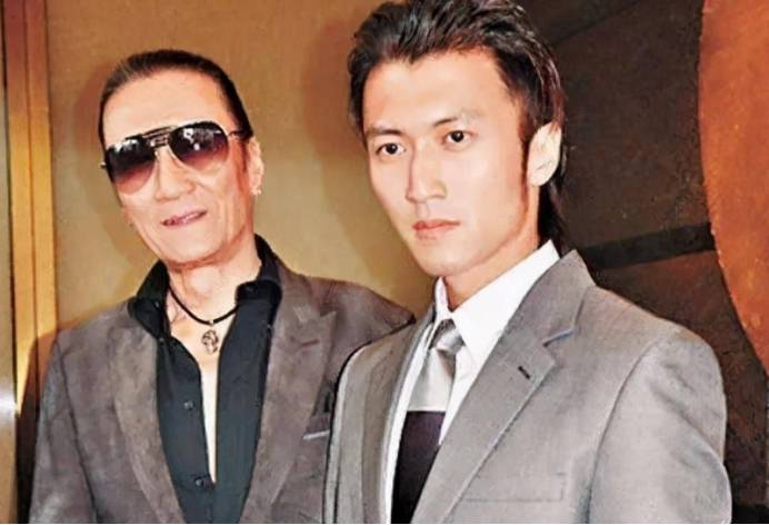 张柏芝孙东海再同框,两人互动尽显甜蜜,3胎疑要改姓,谢贤无奈_网友