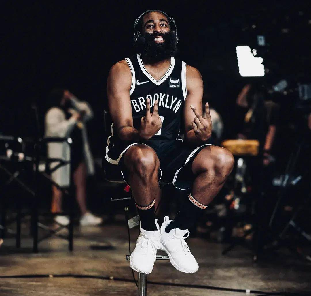 明星粉丝排行榜_粉丝最多的10位巨星排行榜!C罗也只能屈居第二(2)