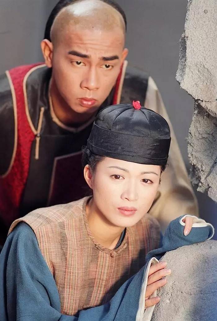 陈小春版鹿鼎记双儿,离婚患病穷困潦倒,40岁带女儿再嫁豪门_陈少霞