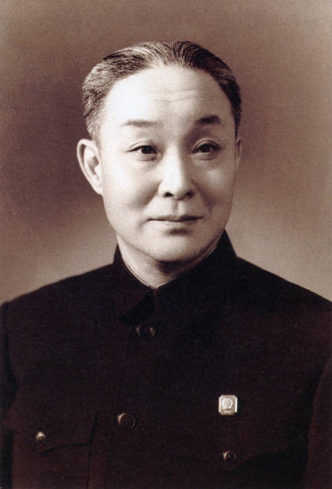 后来他还在京剧《沙家浜》中饰演"日本兵""黑田大佐",在《智取威虎山