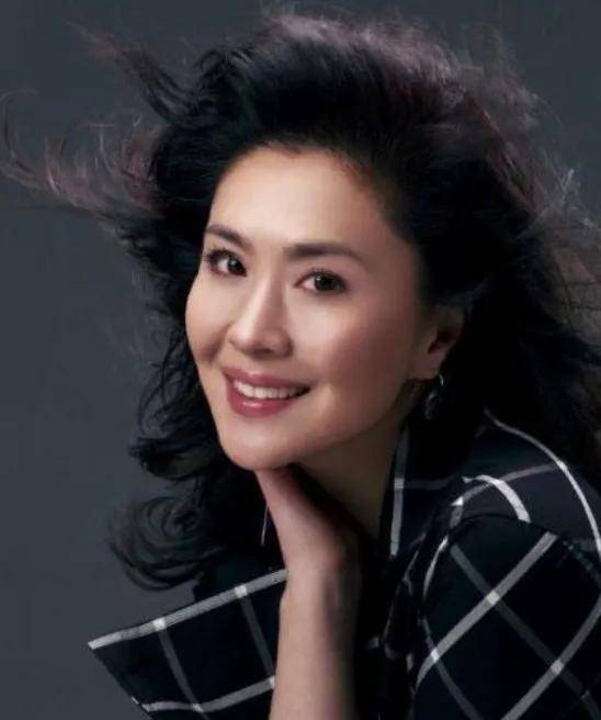 尤小刚分手28年了,至今无儿无女,有妹妹的陪伴不孤单_妈妈_田岷_工作