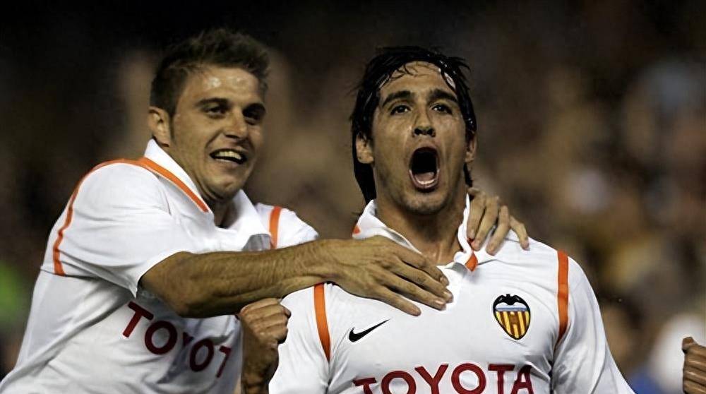 经典球队 - 你是否还记得蝙蝠军团瓦伦西亚?连续2年打进欧冠决赛!