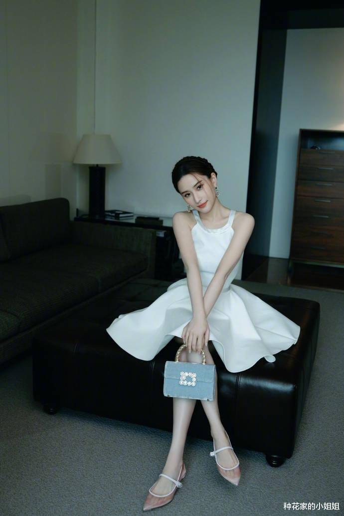 何超莲:放飞自我!_身材_时尚_嘴唇