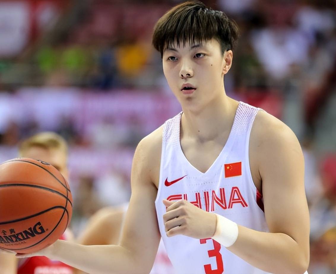 世界杯热身赛:胡明轩14分赵睿13分李凯尔6分,中国男篮64-87负于