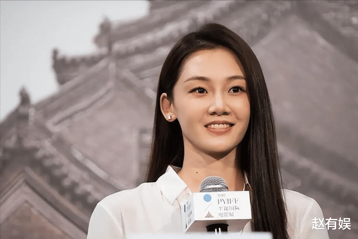 冯小刚直言:她太能装了,永远都红不了,更别提拿奖了_苗苗_大佬_芳华