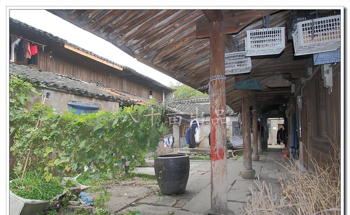 后进的北门这幢老宅为第三次全国文物普查登录点.