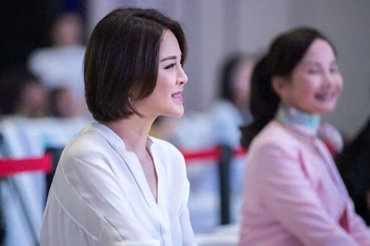 关悦早该剪波波头了!