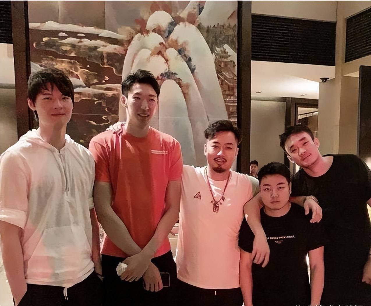 男篮一哥周琦只得一分,丁彦雨航无球可打,罪魁祸首都是同一个人_山东