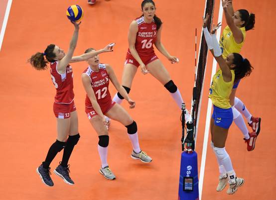 瓦尔加斯发球狂飙,土耳其女排三局横扫阿塞拜疆,取得两连胜_比赛_进攻