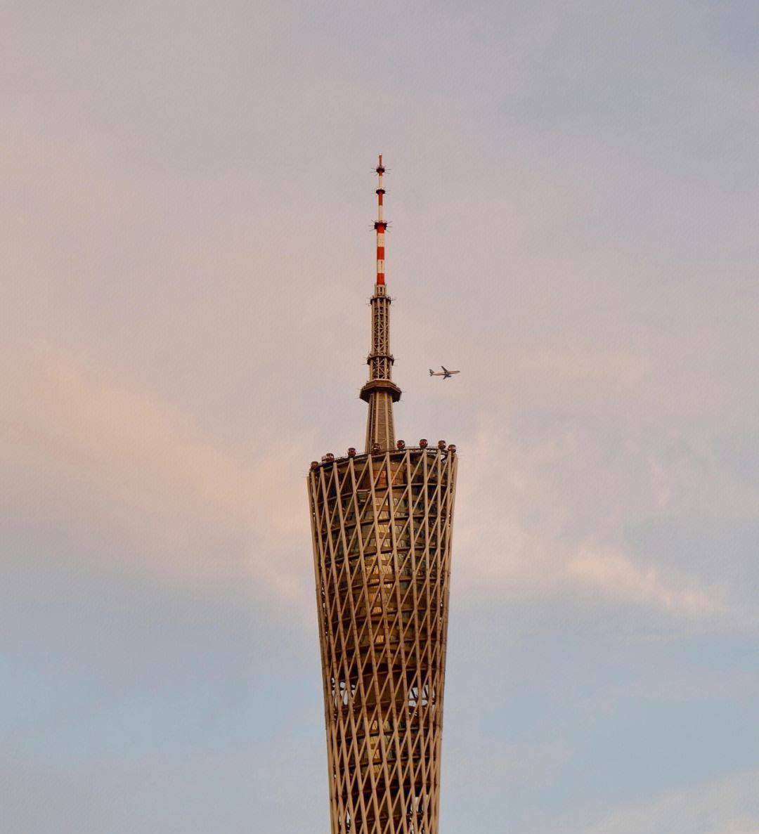 廣州市的一座標志性建筑和旅游景點，是世界第四高的電視塔 