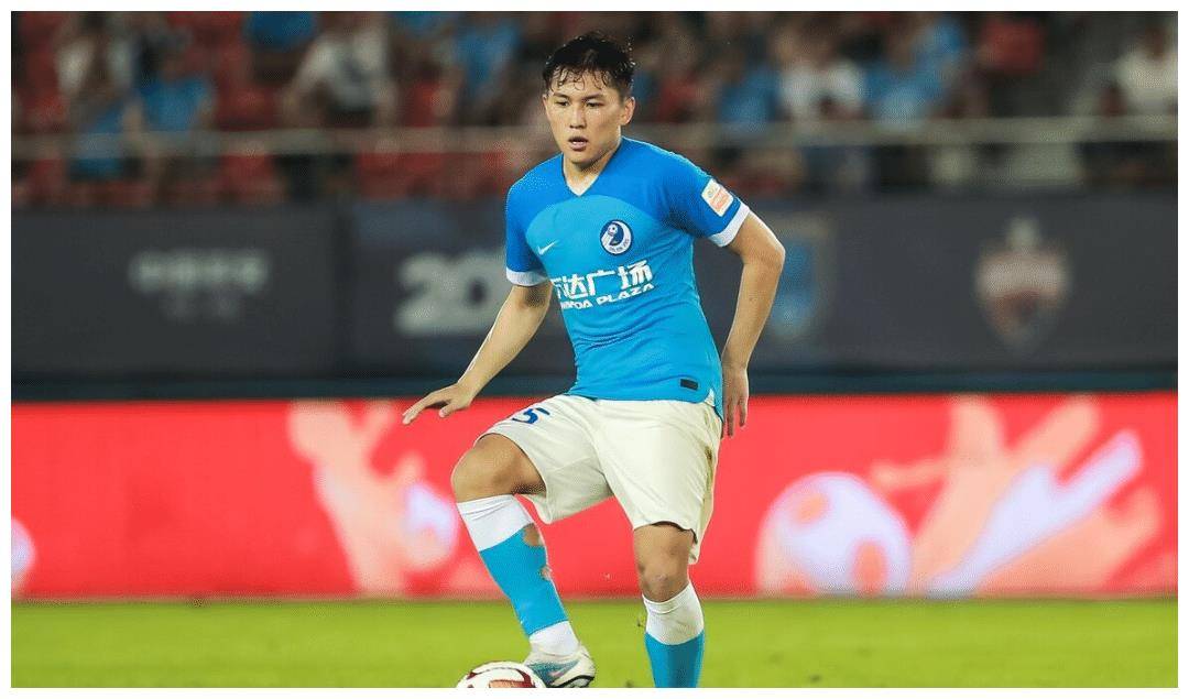 4分本场比赛吴伟发挥非常出色,在进攻中给了王振智