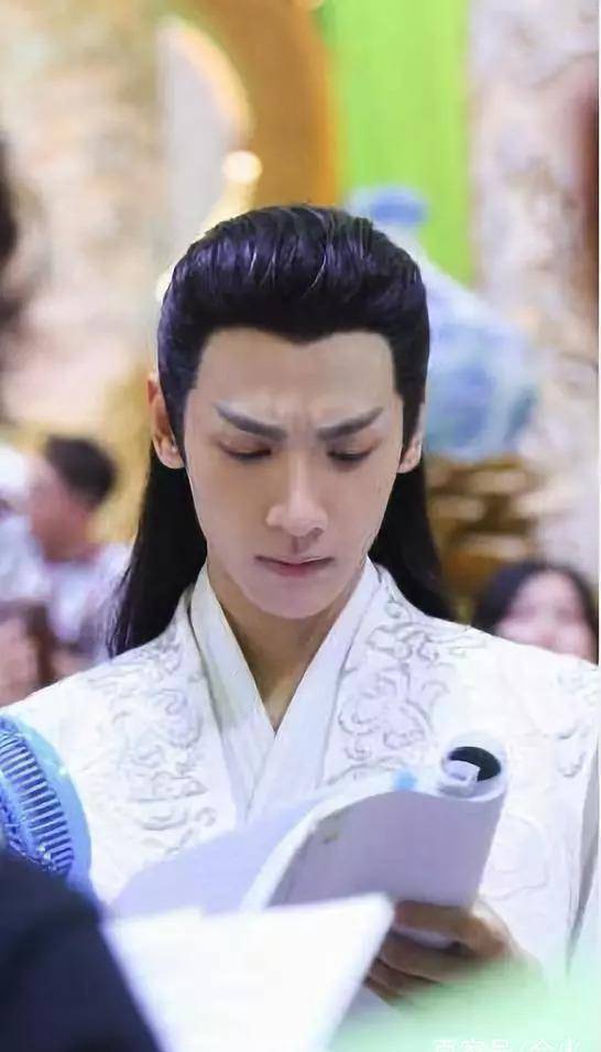 对自己下手狠,坚定而热烈,是润玉更是罗云熙_游戏_首歌_录音棚