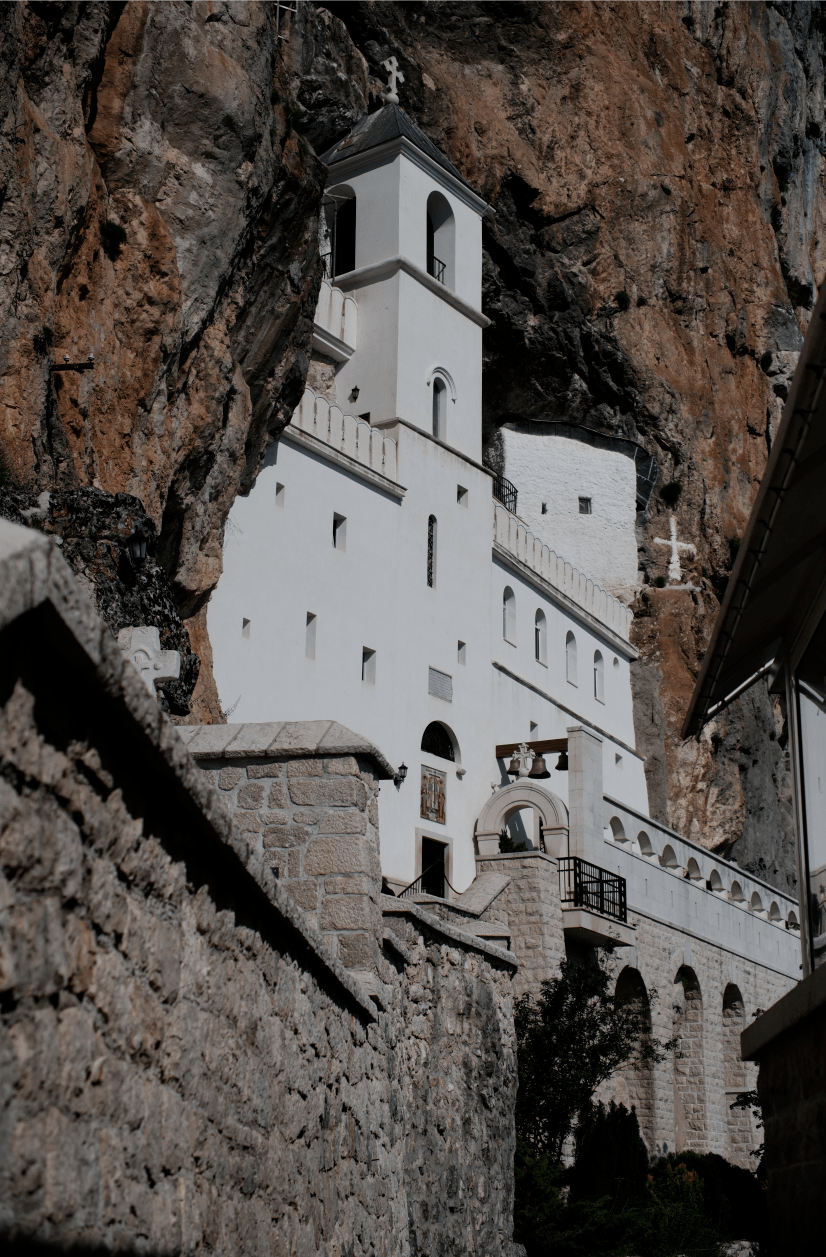 黑山奥斯特洛修道院悬崖修道院:沉浸式的心灵治愈之旅monastery of os