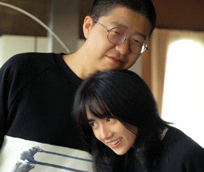 从李诞"非自愿"的婚姻态度来看,他和黑尾酱分手是注定的_媒体_节目