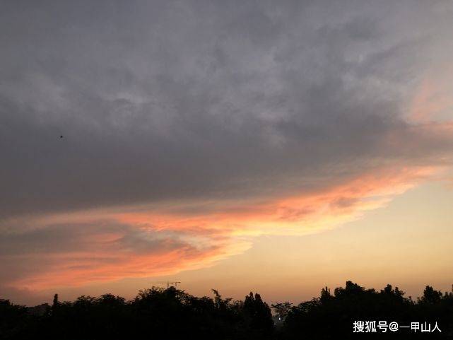 今日七月初九，天地相对，雄甲大耗，是秋季的第一个废日，啥讲究