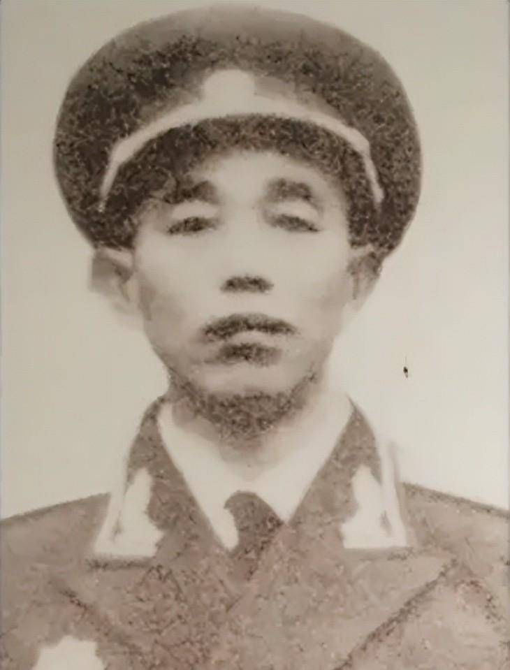 第218师政委:肖德明,1912年生于河南新县,历任红93师279团政治处主任