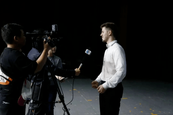 此外,由三位获得最高文凭的演奏家(博士),旅美旅德青年演奏家殷欧卡琳