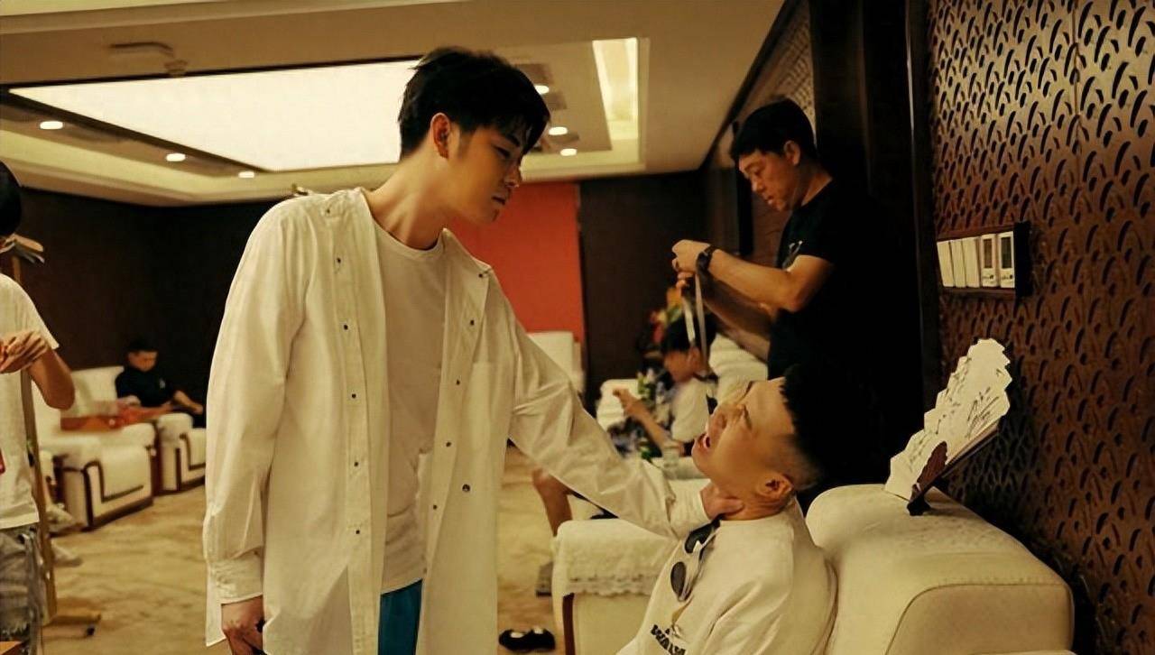 晒合照引网友热议,辫哥哥对大家真是用心_杨九郎_照片_郭德纲