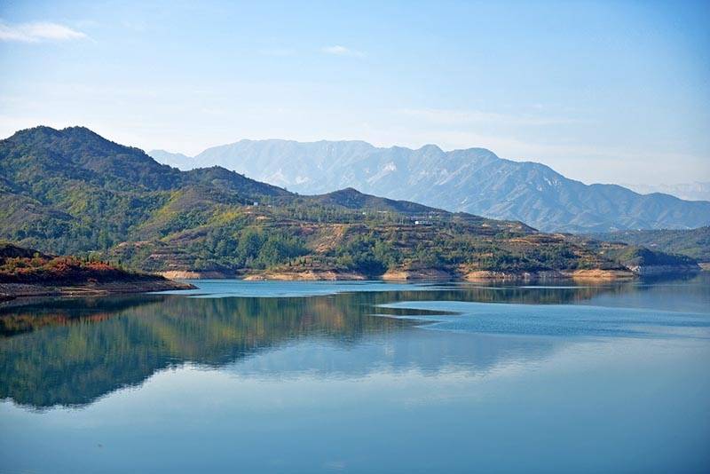 有一汪碧波浩渺的大湖,美的让人沉醉_白草坪_水库_赞皇县