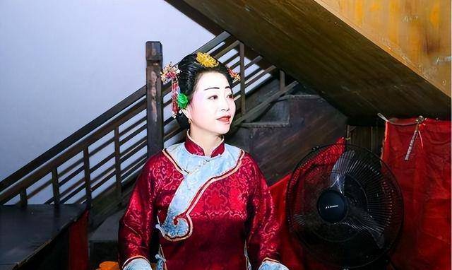 于小脚:旧青岛名妓黑白两道通吃,建立一方势力,解放后被判死刑_青楼