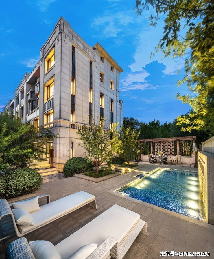 餐饮:青年餐厅,杨森餐厅,金百万烤鸭,百年老汤马记卤煮,顺心重庆火锅