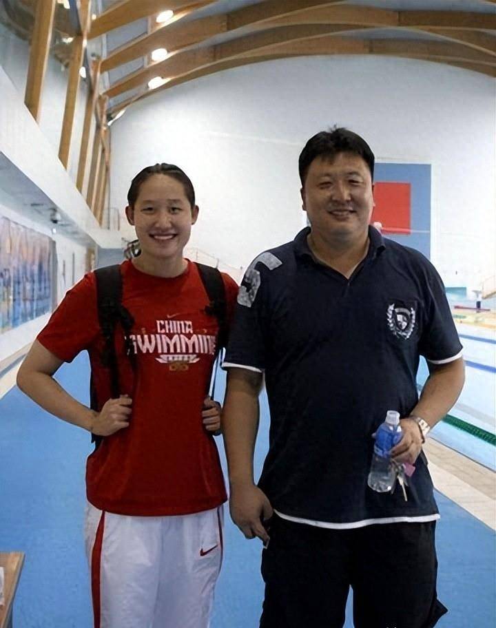 徒弟夺冠后,竟自愿为教练买路虎_刘子歌_金炜_游泳