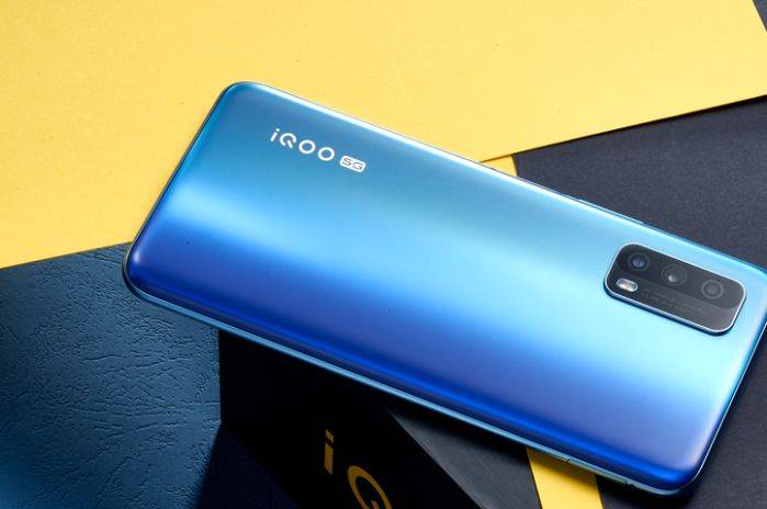 三,iqoo z1realme gt neo2,同样搭载了骁龙870处理器,6.