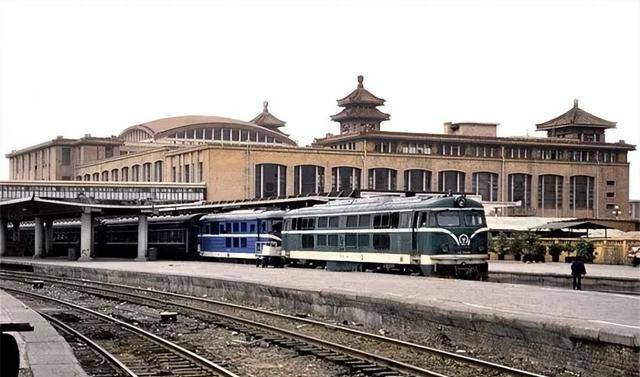 回顾亨舍尔ny67内燃机车:见证中国历史转折,08年退役报废_公司_大马力