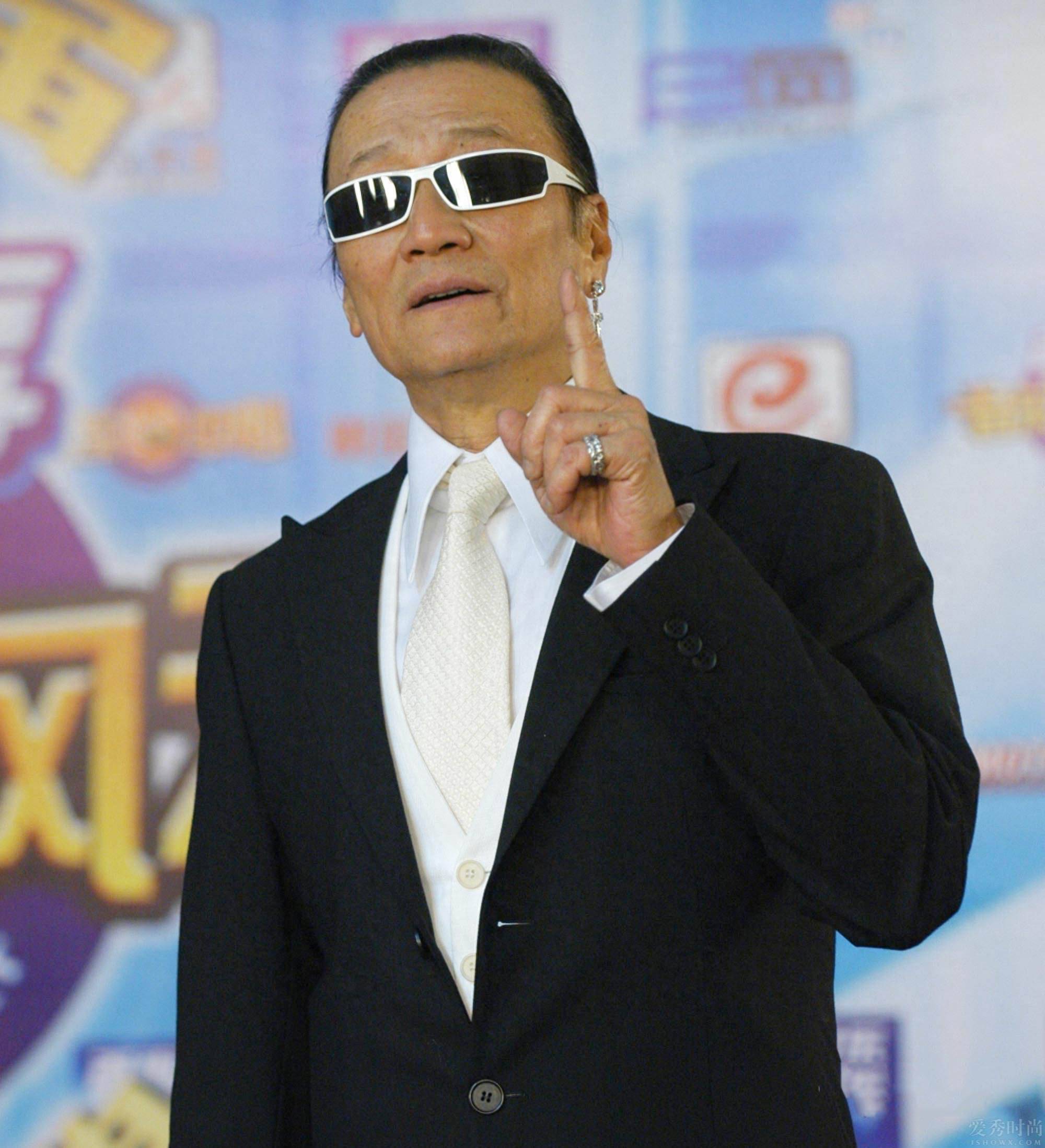 和大49岁谢贤相恋12年,用青春换2000万分手费,如今coco怎么样了_甄珍