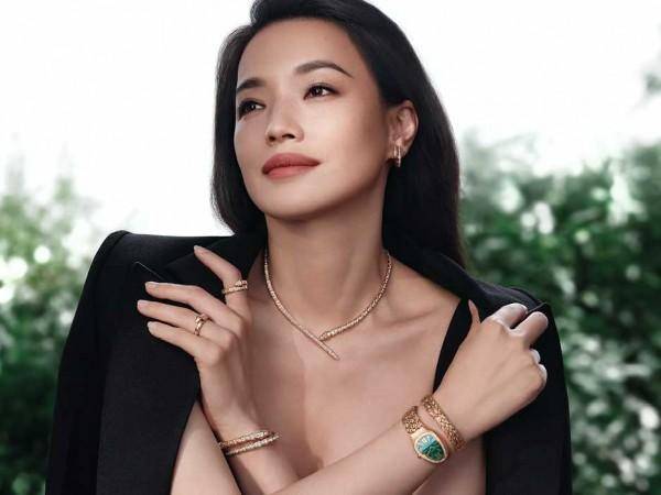 品牌代言人舒淇佩戴bvlgari宝格丽serpenti系列珠宝与腕表_大片_魅力