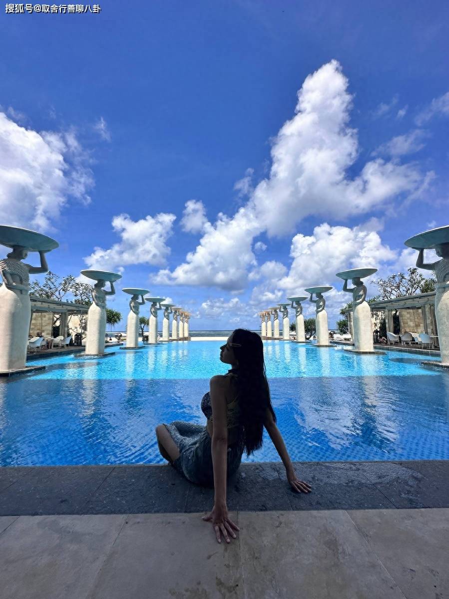 女星程潇晒比基尼照,二度回应生子舆论,小腹平坦紧致性感迷人_照片_黄