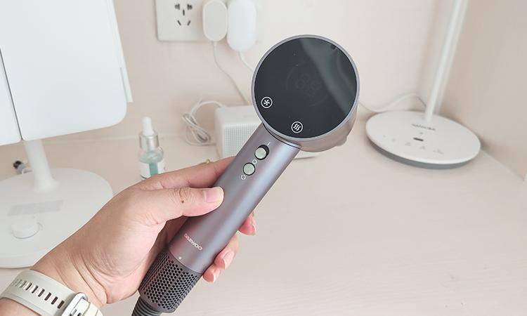 大宇温感高速吹风机:打造完美发型的必备神器