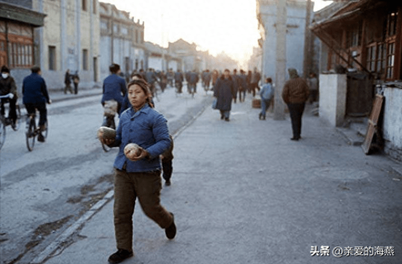 “年代”1973年中国真实老照片：纯真年代令人难以忘怀！