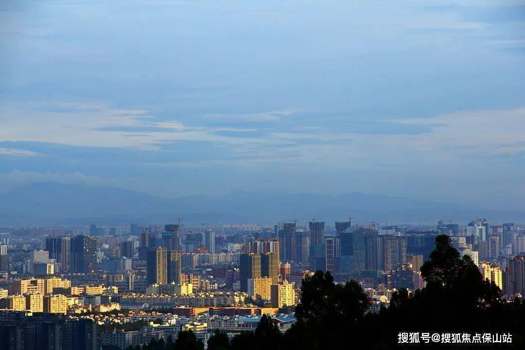 向山的岛昆明中建金科向山的岛24小时接听服务热线价格面积配套