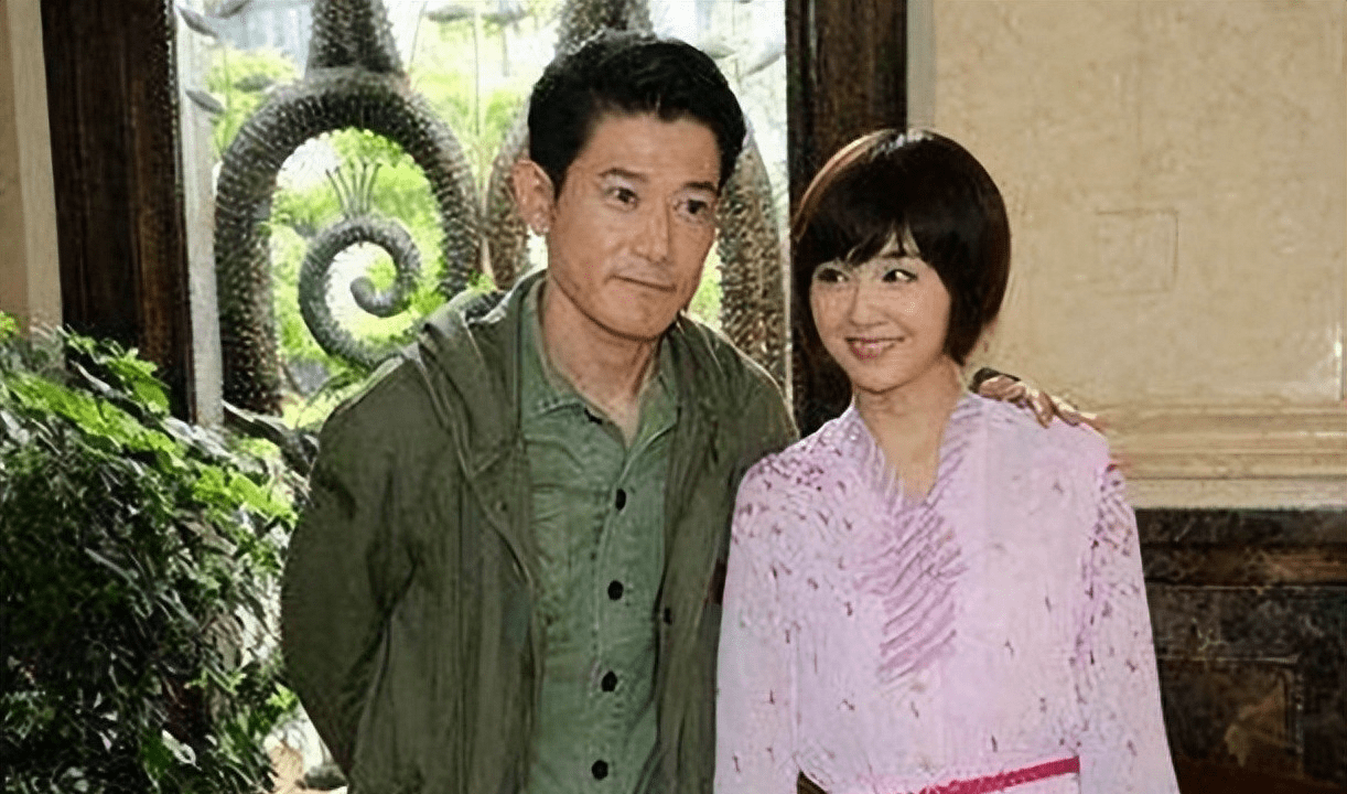 后来矢野浩二渐渐被生活打磨成怕老婆的重庆女婿……矢野浩二的女子是