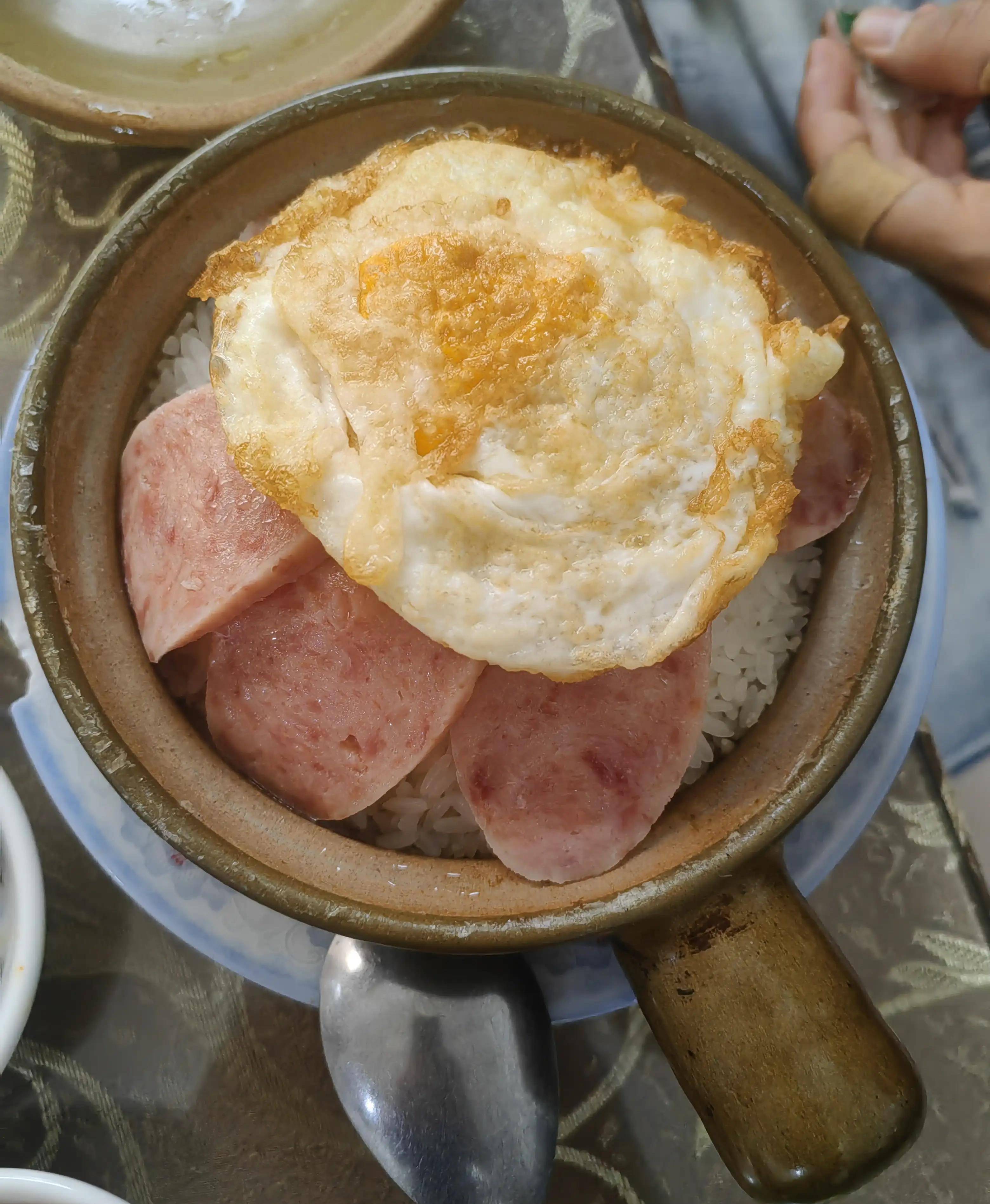 云南曲靖师宗之兄弟烩砂锅饭_姐姐_南瓜汤_小菜