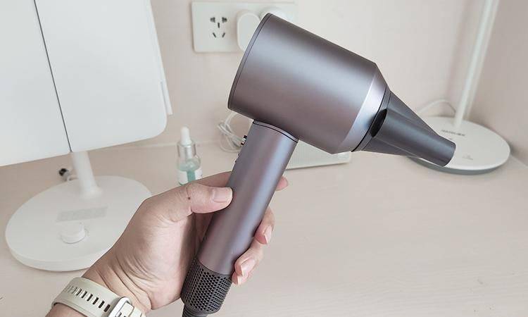 大宇温感高速吹风机:打造完美发型的必备神器