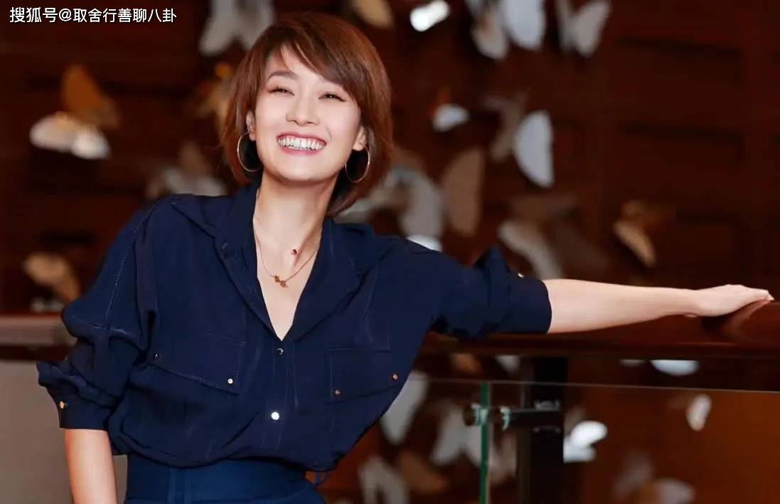 2011年,她出演了都市情感剧《双城生活》.
