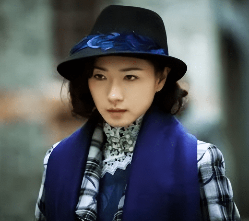 当41岁万茜和40岁蒋欣站在一起,我才明白什么叫真正的差距